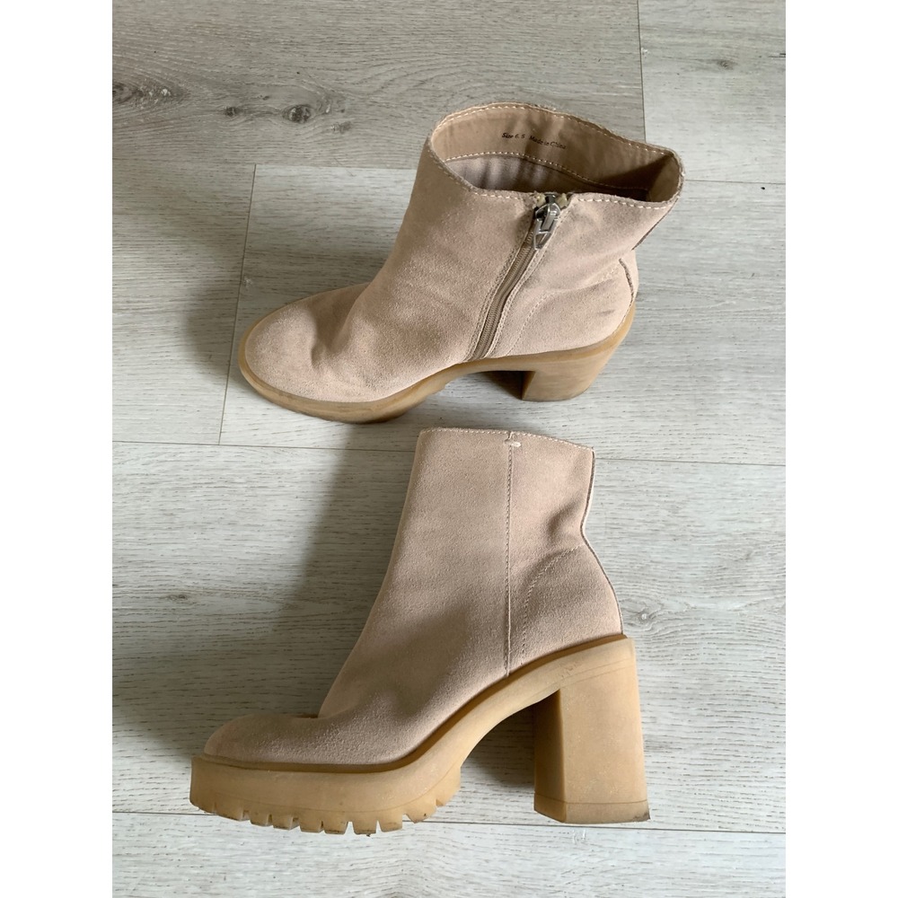 Dolce Vita Beige Faux Suede Platform Lug Sole Ankle Boots Block Heel Size 6.5